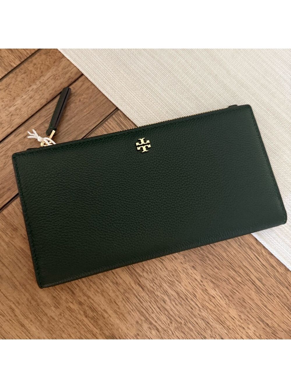 New Tory Burch Blake slim wallet in basil color